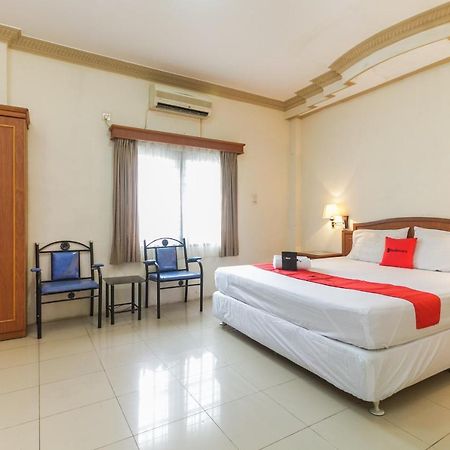 Hotel RedDoorz Plus near Taman Siring Banua Anyar Zewnętrze zdjęcie