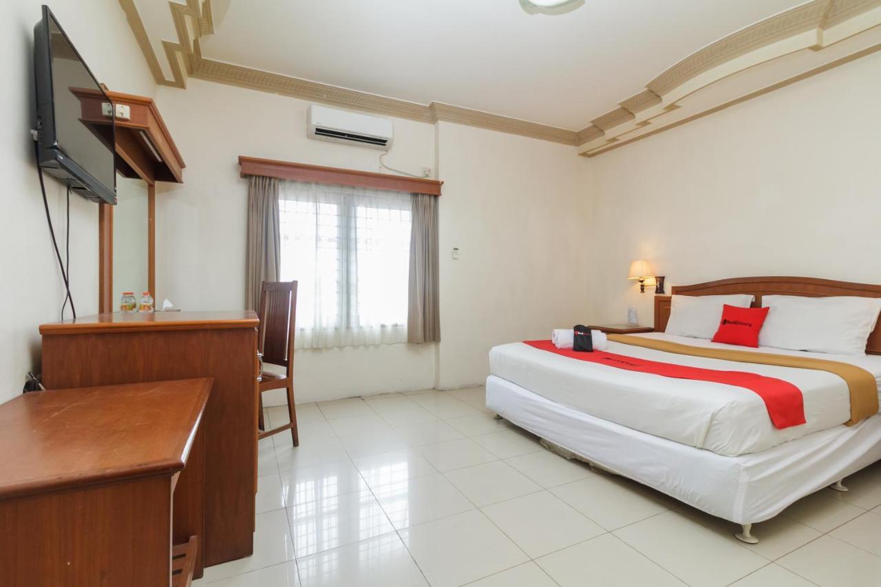 Hotel RedDoorz Plus near Taman Siring Banua Anyar Zewnętrze zdjęcie