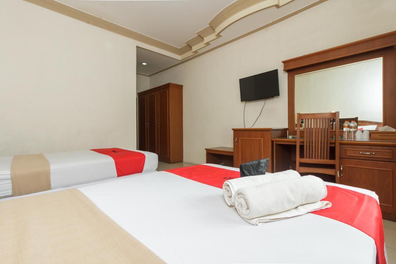 Hotel RedDoorz Plus near Taman Siring Banua Anyar Zewnętrze zdjęcie