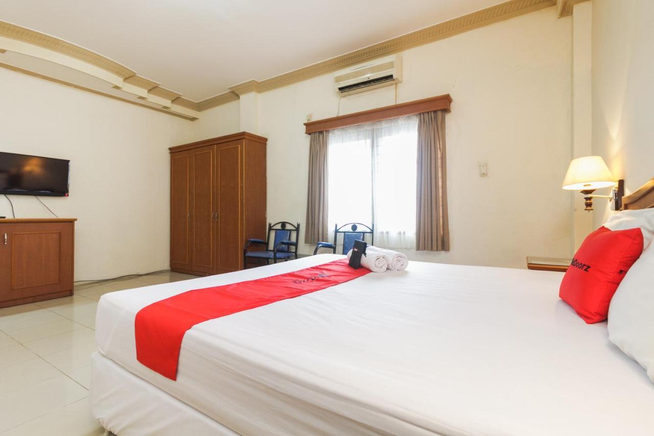 Hotel RedDoorz Plus near Taman Siring Banua Anyar Zewnętrze zdjęcie