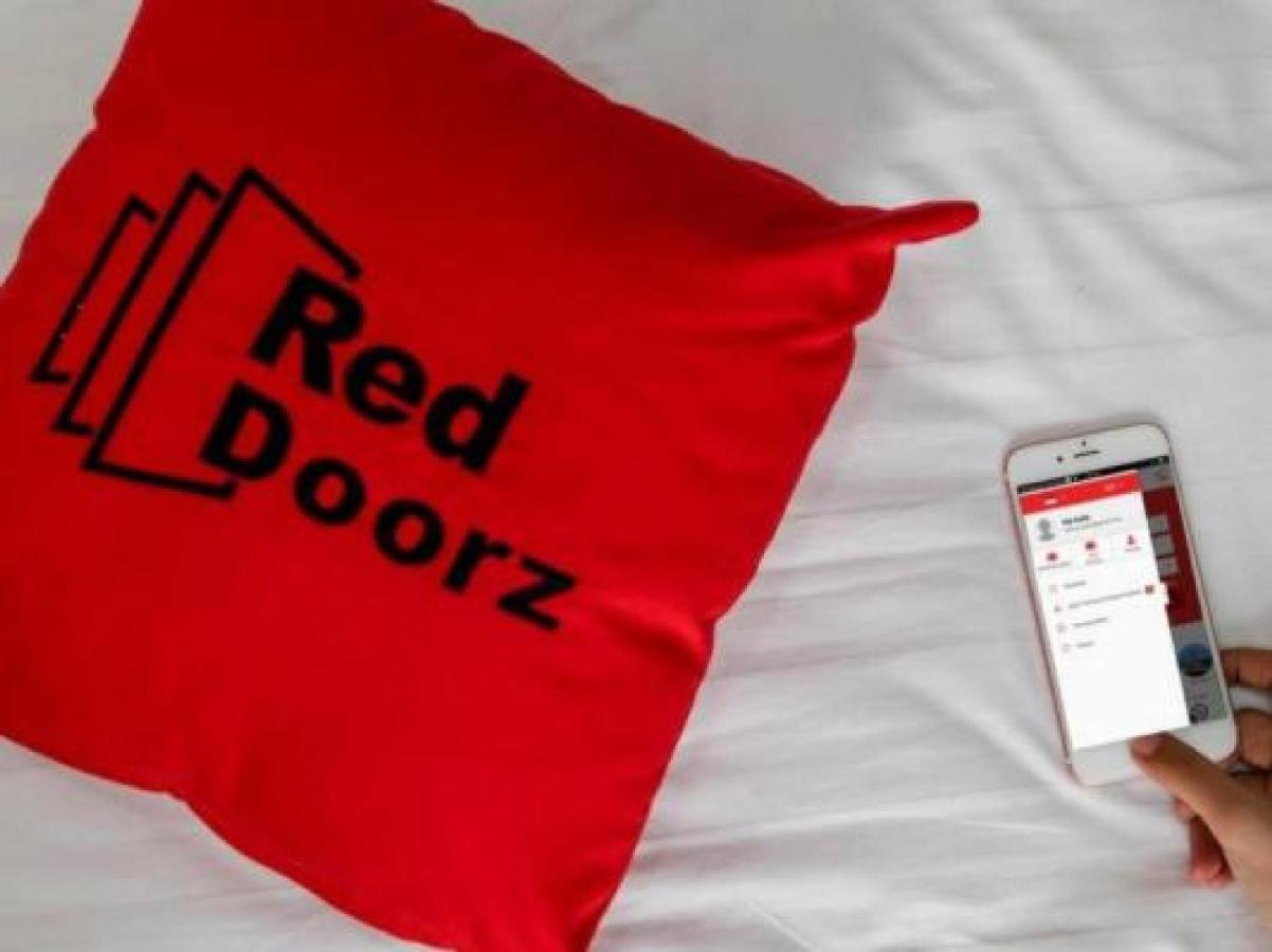 Hotel RedDoorz Plus near Taman Siring Banua Anyar Zewnętrze zdjęcie